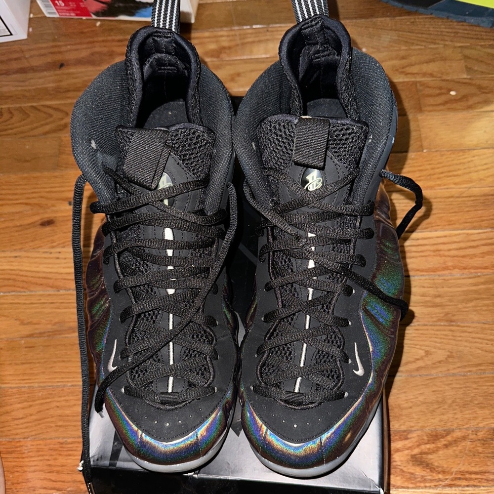 Nike foams size 15